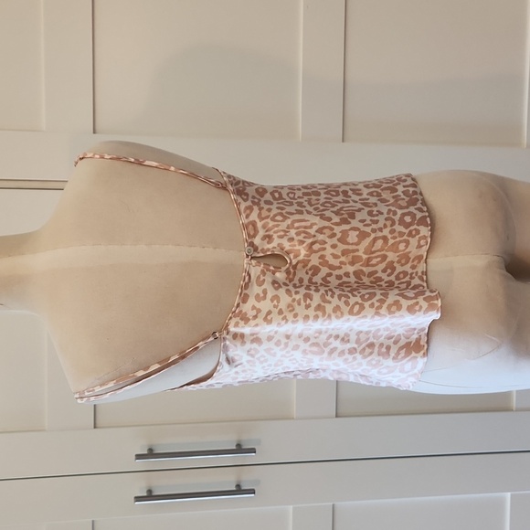 Victoria's Secret Light Pink Leopard Camisole Size Medium - Picture 3 of 4